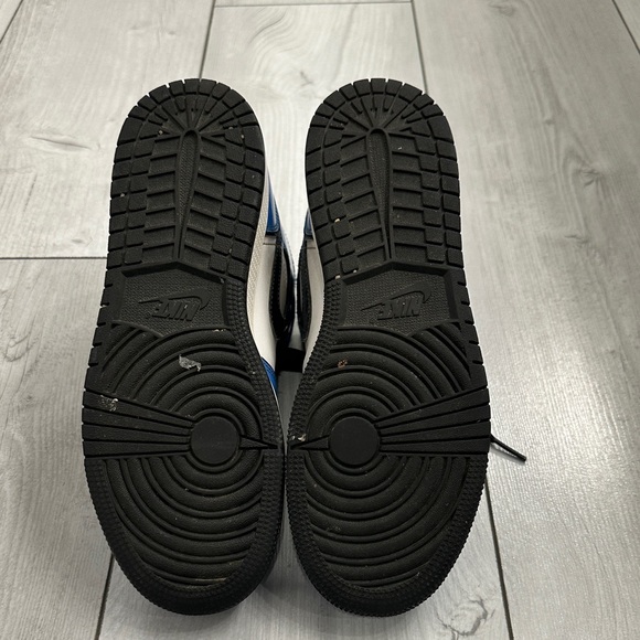 Boys Nike Jordan 1 Mid Signal Blue Size 7Y - Picture 7 of 7